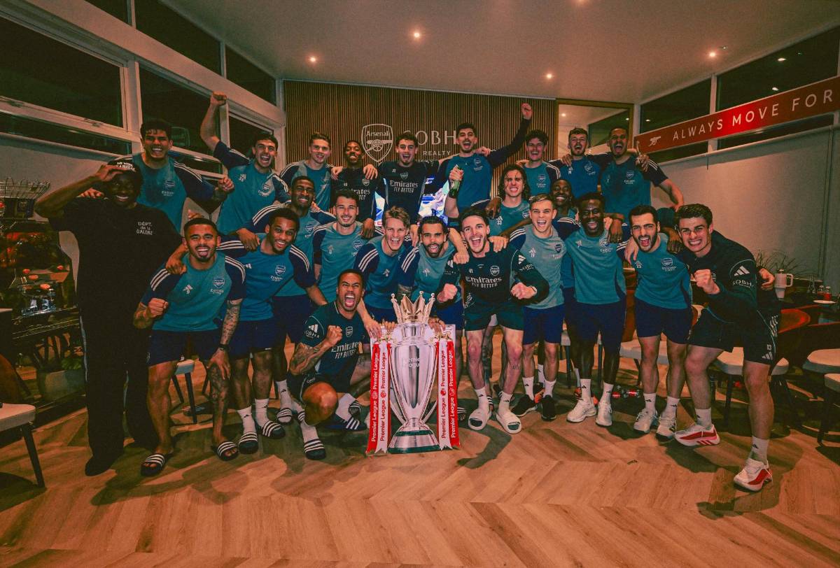 Thierry Henry se pronuncia: así festeja el Arsenal una Premier luego de 22 años