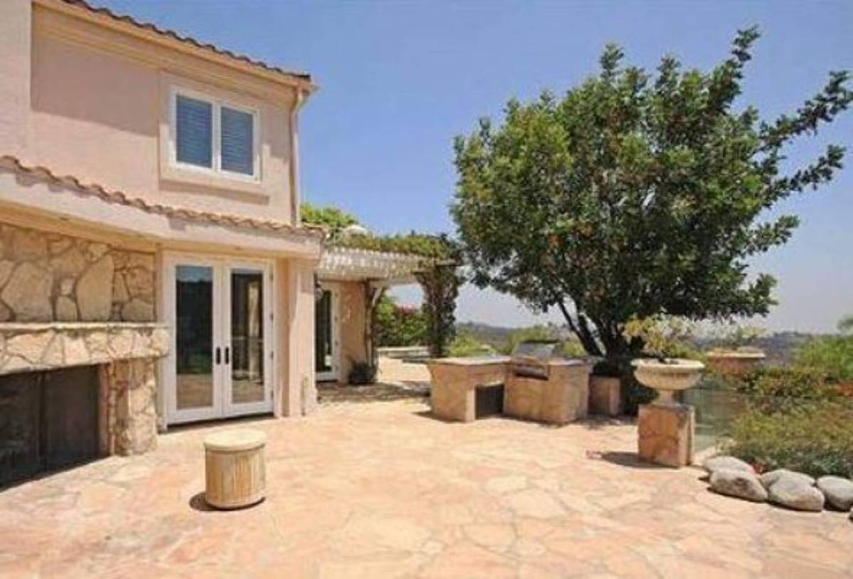 Especial: Por esta lujosa mansión y el tequila honor quieren investigar a Kate del Castillo