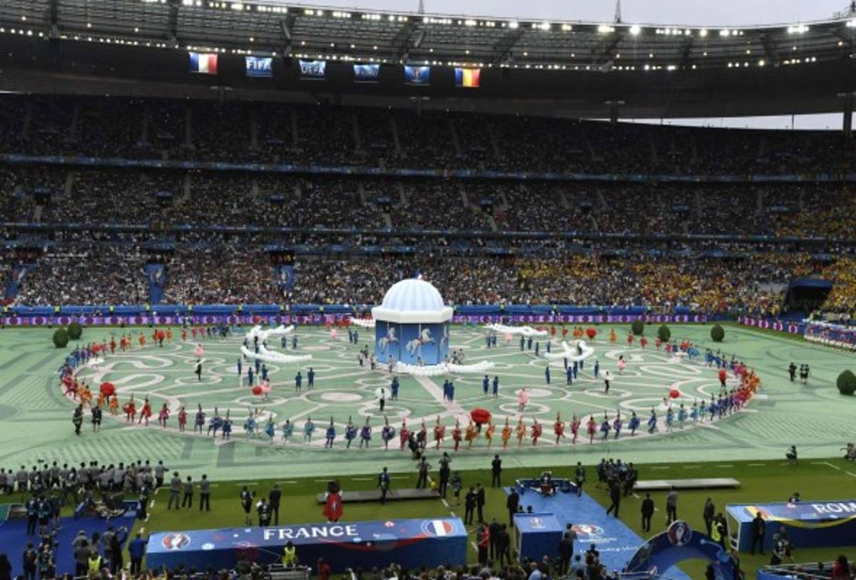 Así fue la espectacular inauguración de la Eurocopa de Francia 2016