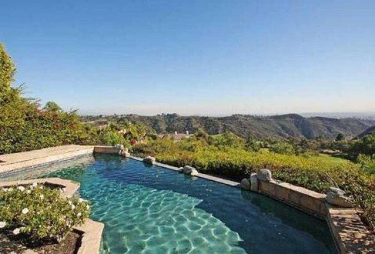 Especial: Por esta lujosa mansión y el tequila honor quieren investigar a Kate del Castillo