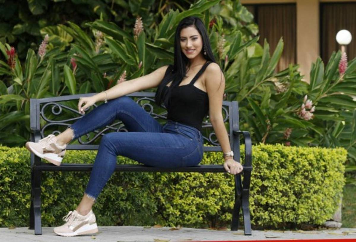 Así es Gaby Salazar, la 'chica de la suerte' y espectacular aficionada de Motagua