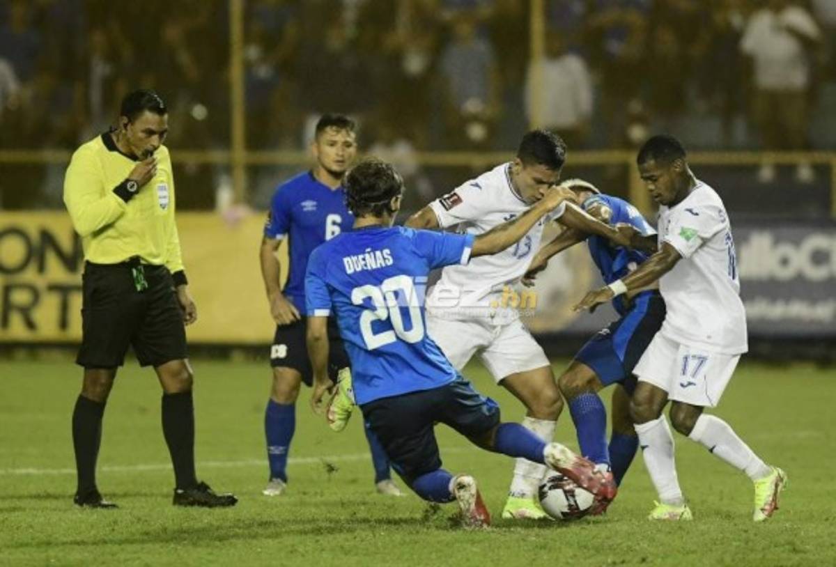 Amargo lamento en el Cuscatlán, alarmante imagen de Edwin Rodríguez y hondureñas hacen explotar el estadio