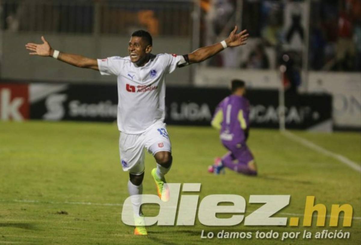 NO VISTE EN TV: El festejo del Olimpia y la bengala en el césped  