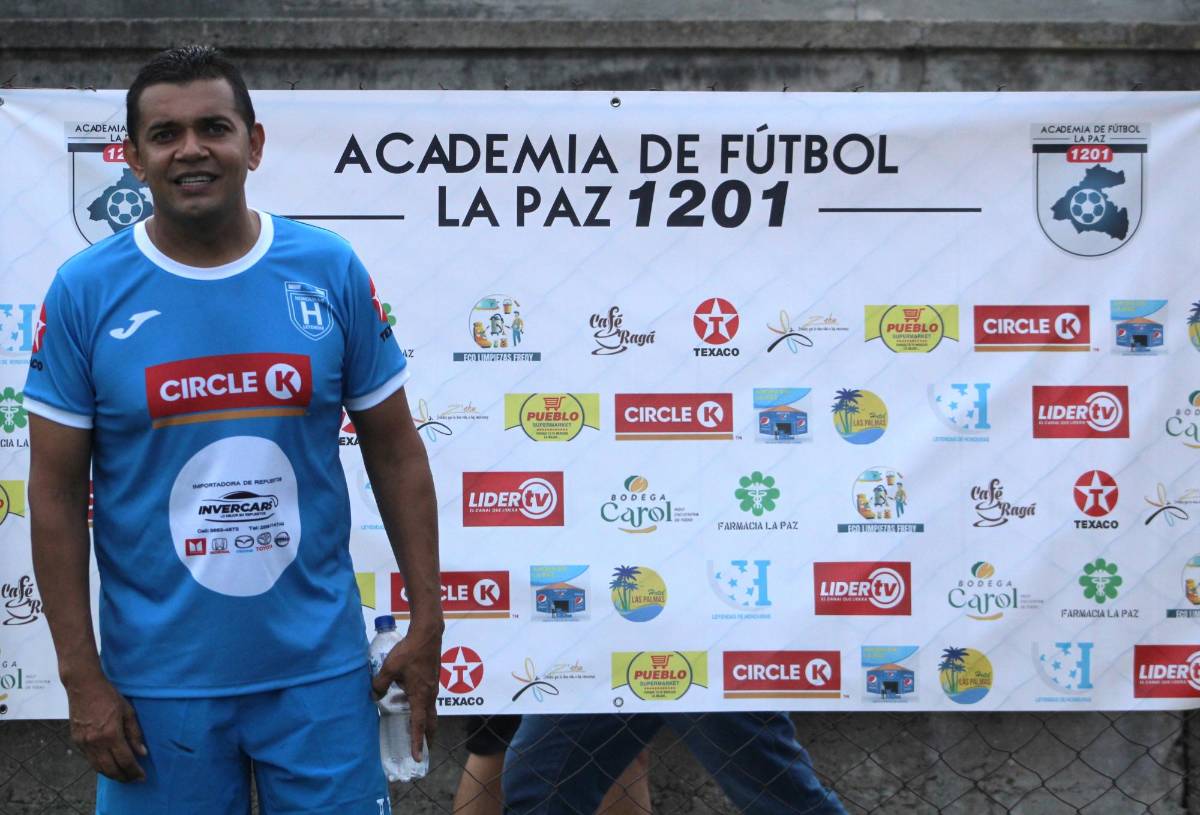 Amado Guevara regresa a Honduras: Mundialistas y figuras hondureñas se reúnen en juego de Leyendas en La Paz