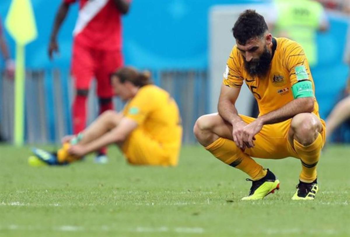 LO QUE NO SE VIO EN TV: Jugador peruano destrozado por penal fallado y el llanto de los aficionados