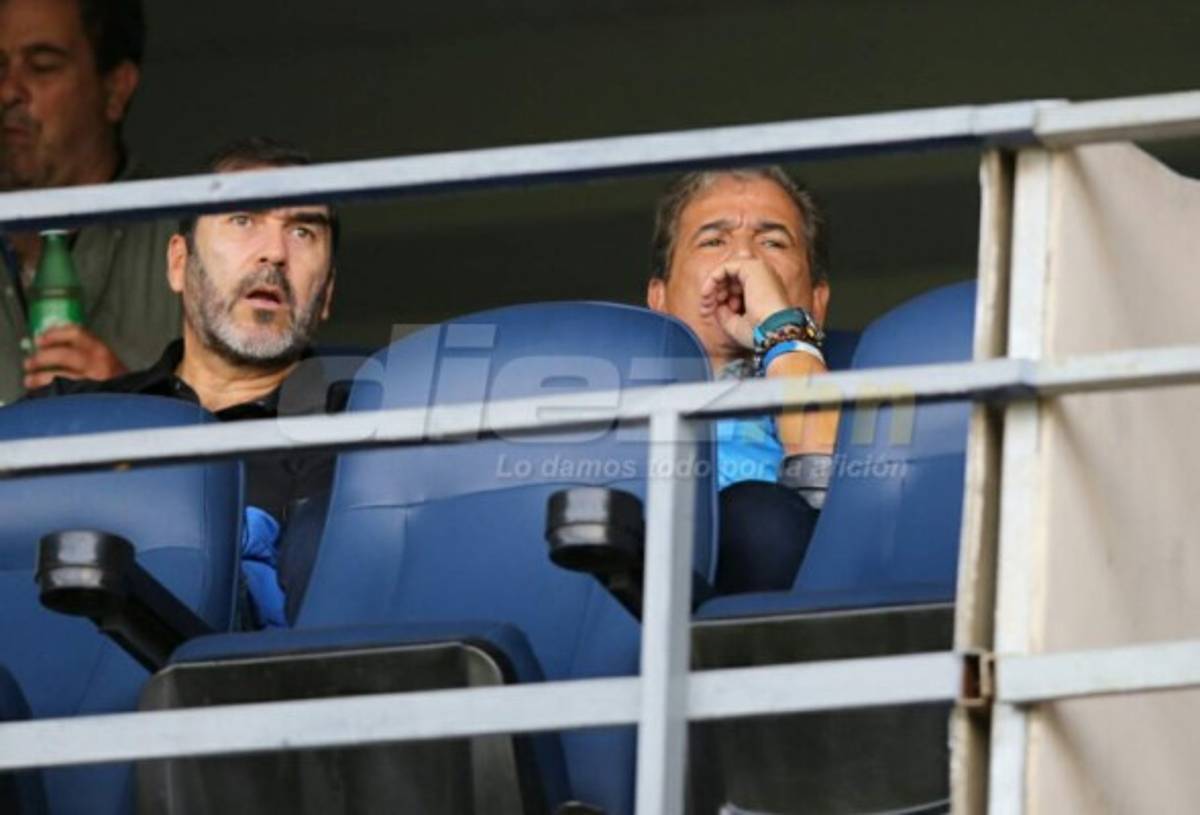 NO VISTE EN TV: El festejo de Platense y Diego Vazquez terminó bañado