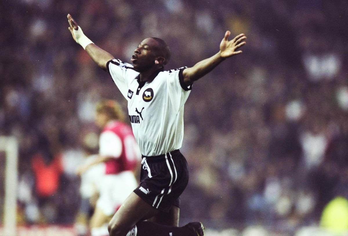 TOP: Los futbolistas centroamericanos que más partidos jugaron en la Premier League de Inglaterra