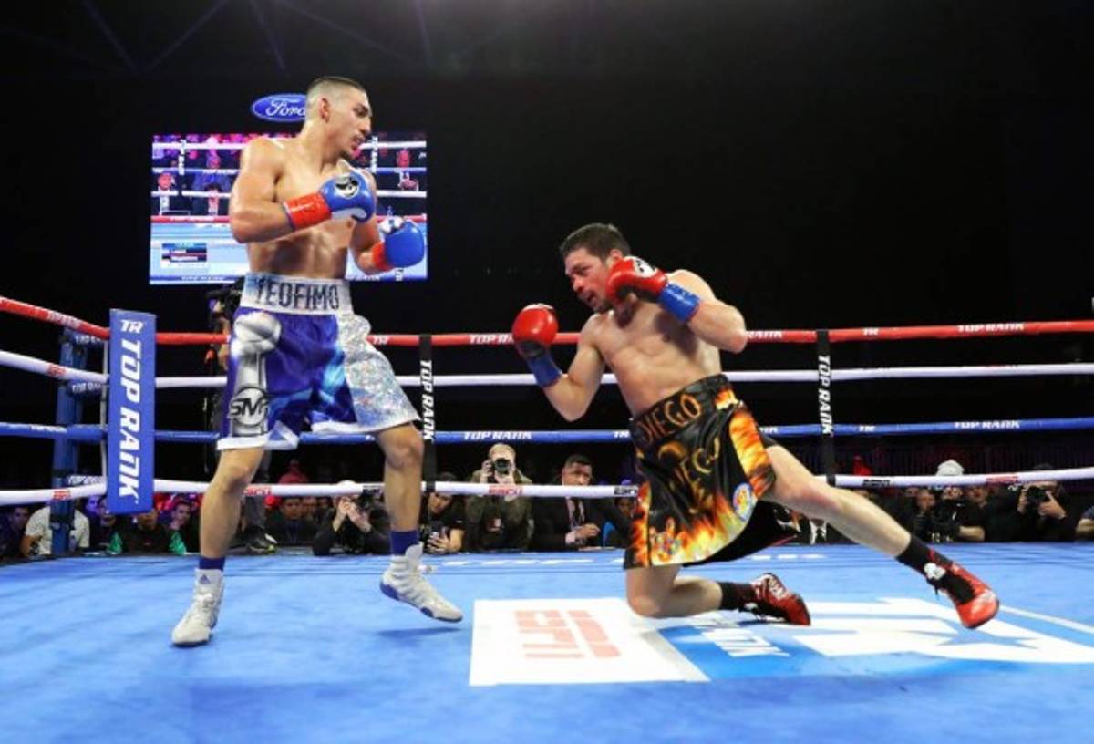 EN FOTOS: Así noqueó Teófimo López a Diego Magdaleno
