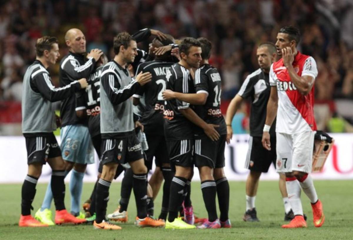 Mónaco recurre a Falcao, pero cae en su campo con el Lorient