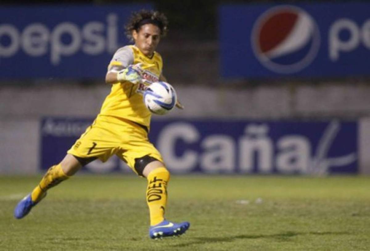 El experimentado 11 titular que enviará Tato García contra Marathón en semifnales