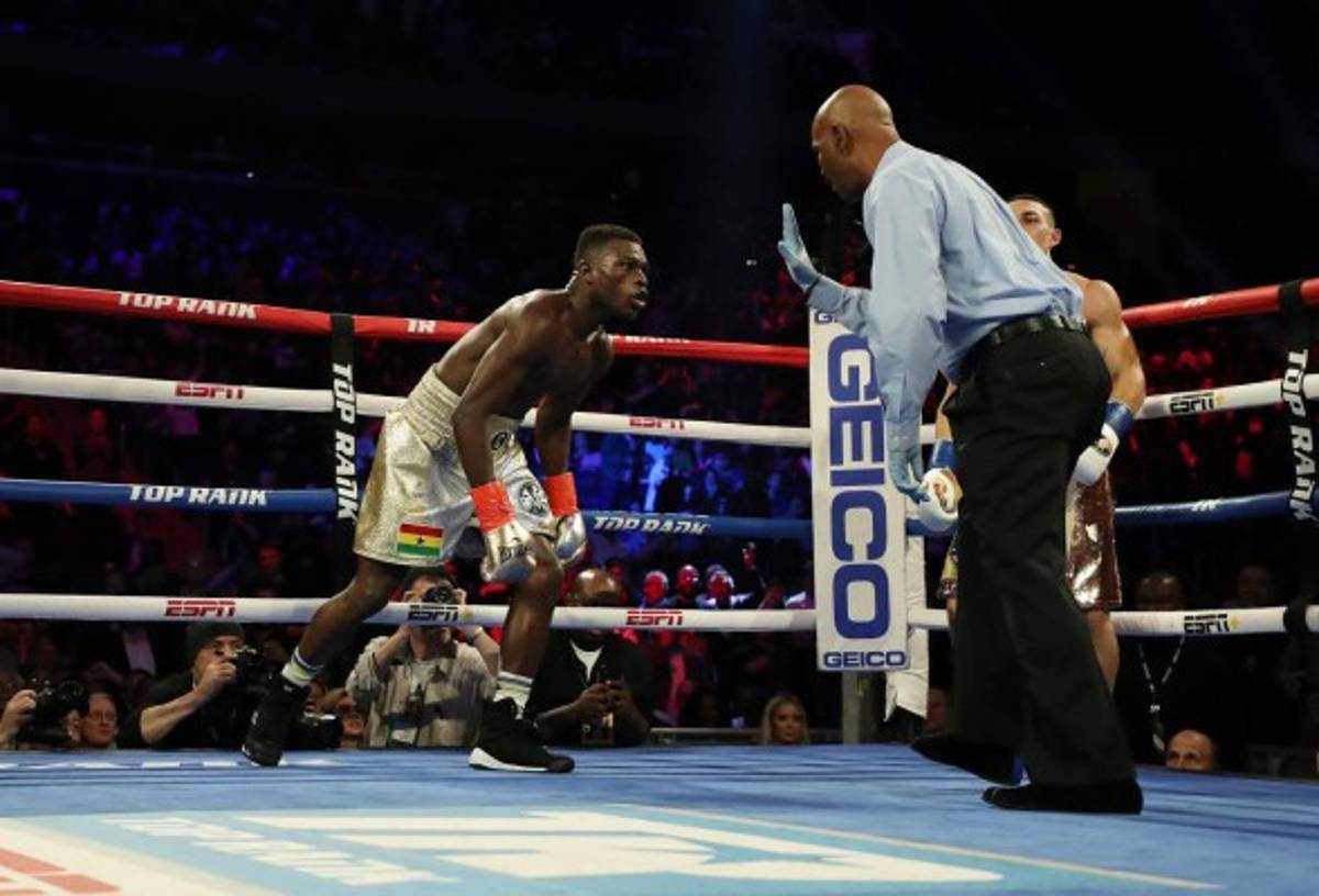 En fotos: Así noqueó el hondureño Teófimo López a Richard Commey