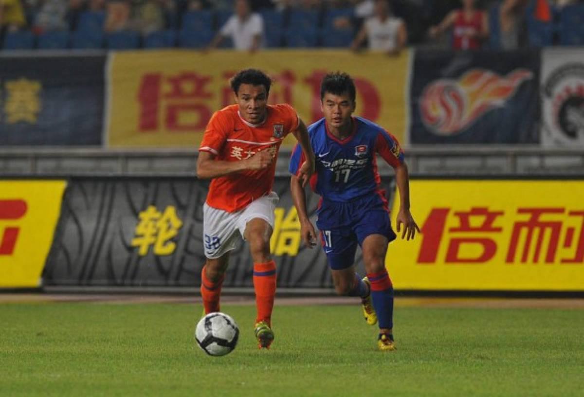 Futbolistas hondureños que fueron legionarios y que son pocos recordados con la camisa de estos clubes de Europa y Asia