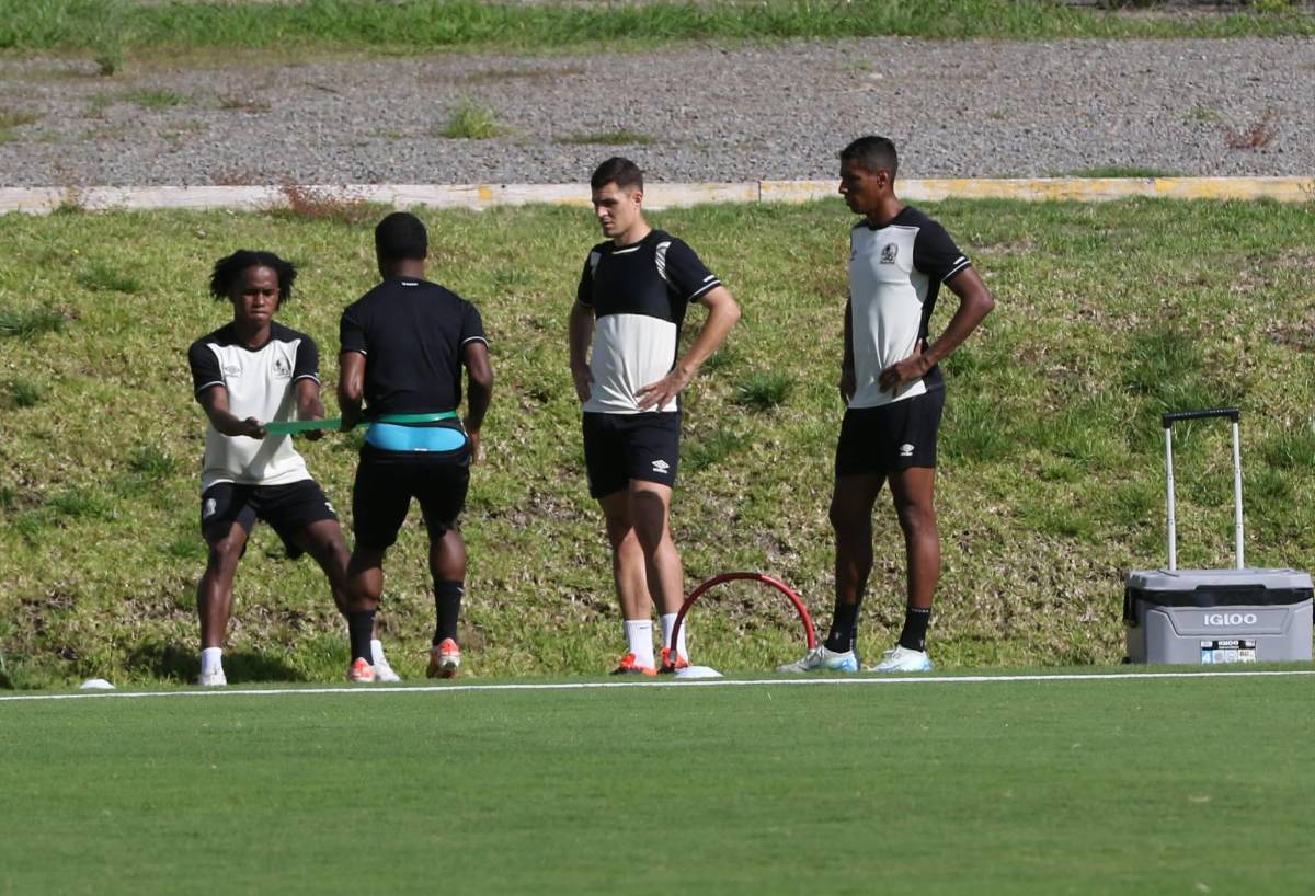 Olimpia sufrirá una baja, busca nuevo fichaje y Espinel le da la bienvenida; así fue el entreno del león previo al clásico con Motagua