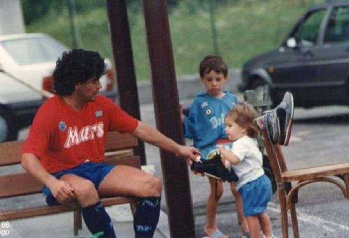 Fotos: Así de especial ha sido Maradona con sus hija Dalma y Gianinna