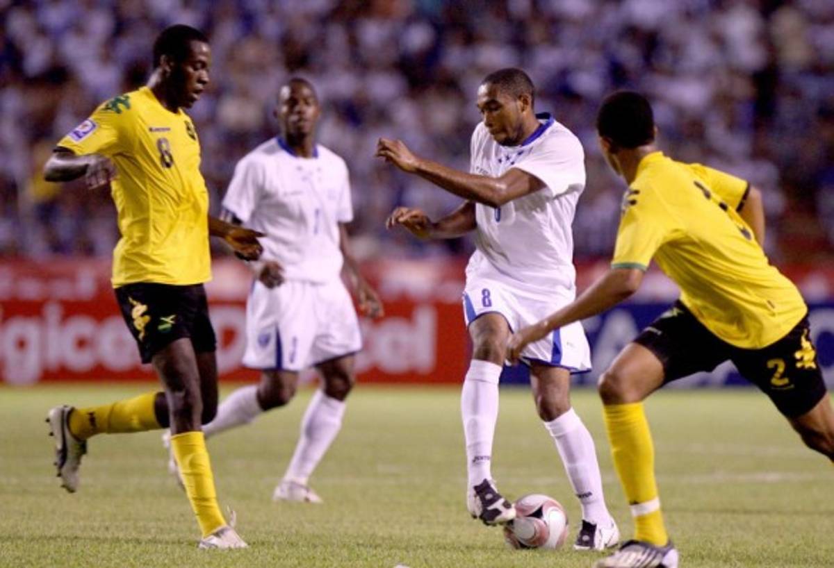 El mago, el principito, los mundialistas en Francia 98' y otras fotos del recuerdo del Honduras-Jamaica