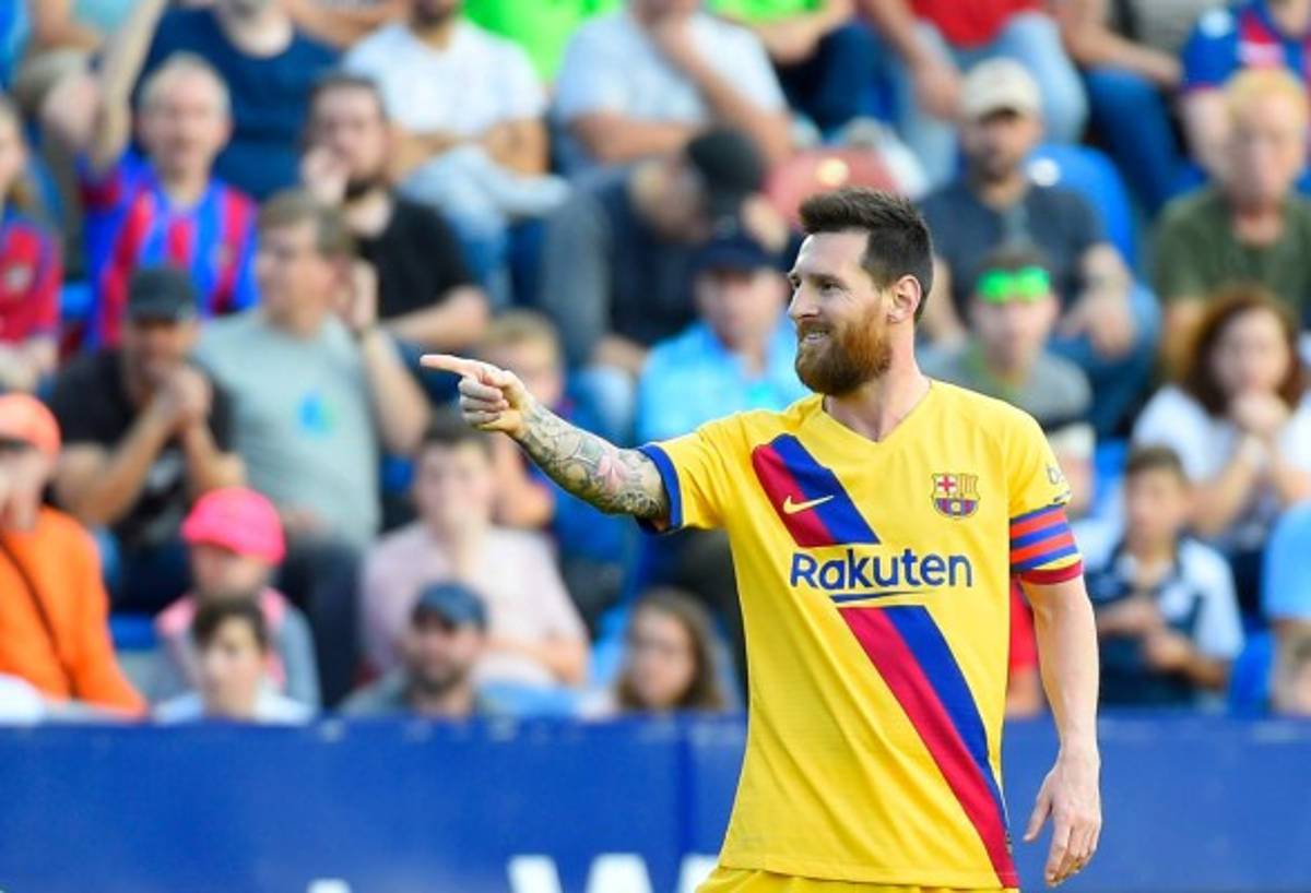 Frustración y dedicatoria de Lionel Messi, Vidal con 'voladora' en la remontada Levante sobre Barcelona