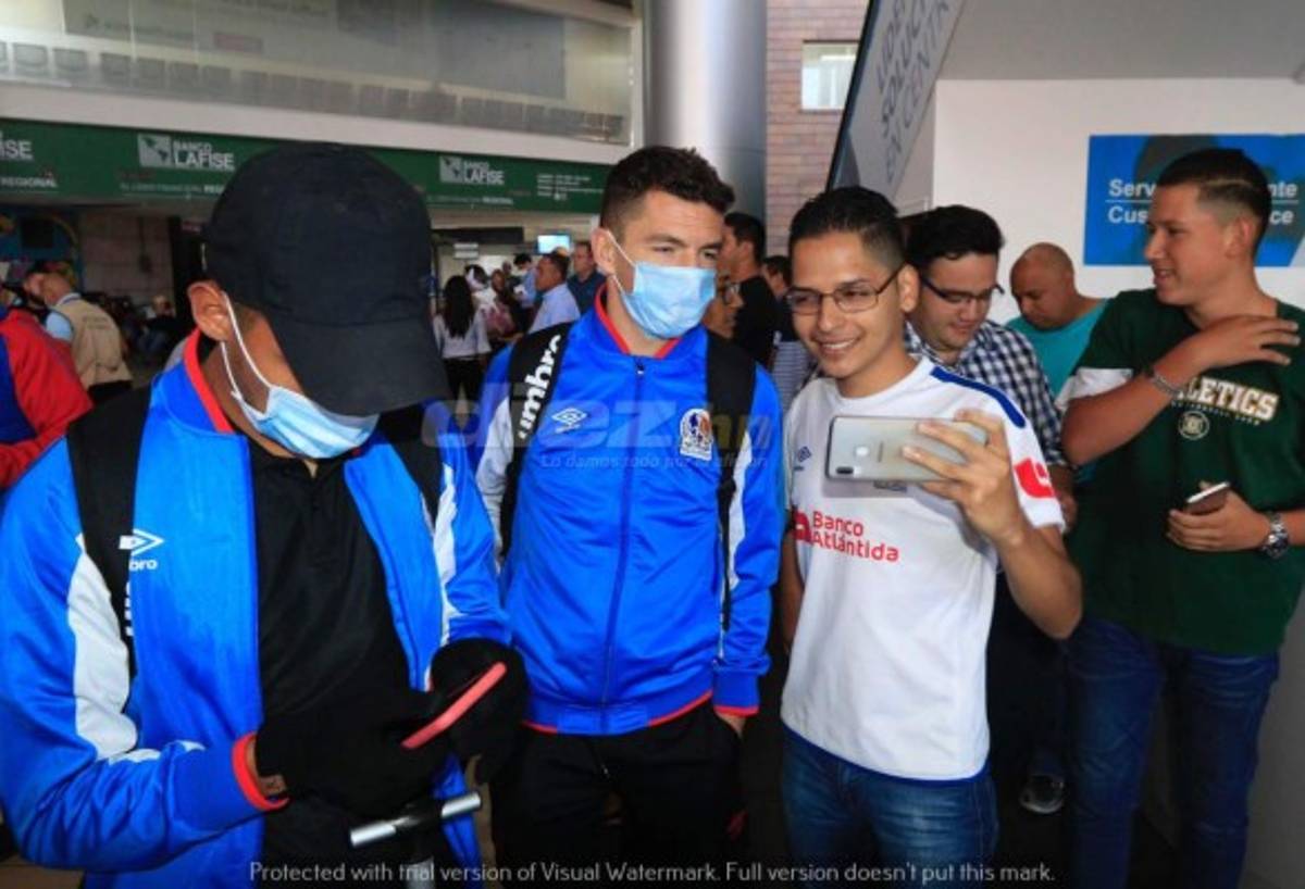 ¡Hasta con pasamontañas, guantes y tapabocas, regresó Olimpia de Canadá!