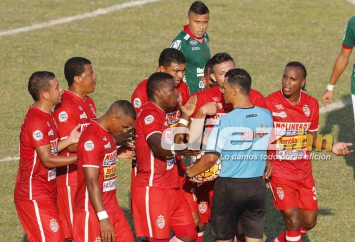 ¿Duda? Así fue el claro penal de Obed Enamorado contra Henry Romero