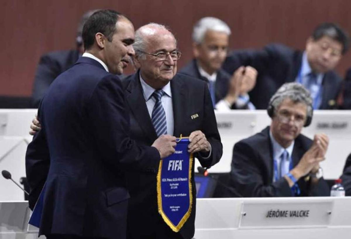 Joseph Blatter reelegido como presidente de la FIFA
