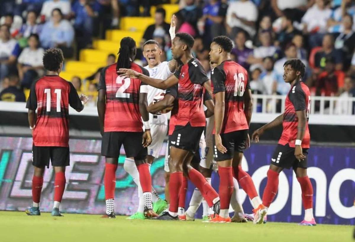 El motivo de la bronca de Palma, esposa de Emilio deslumbra y apoyaron a Honduras a pesar de la crisis de Olimpia