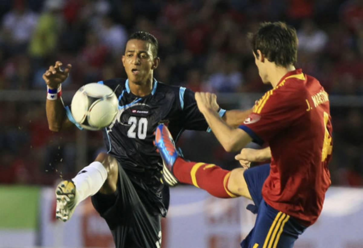 España le muestra a Panamá el fútbol de excelencia.