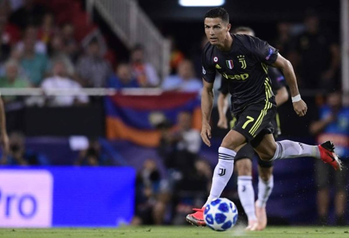 FOTOS: Cristiano Ronaldo se marcha del campo expulsado y llorando