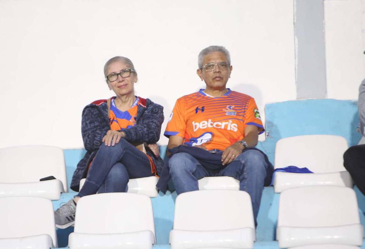 Doble récord y los besos de Auzmendi en su hat-trick y emotivo debut en el Motagua, ¿quién es el niño que brilló?