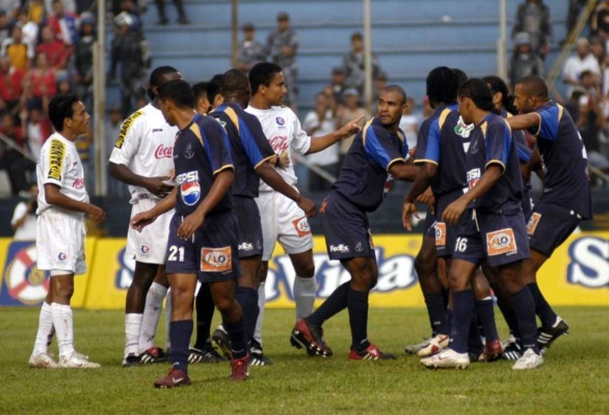 ¡Bronca y Emilio enojado! Las 15 fotos que seguramente no habías visto de los clásicos Motagua-Olimpia