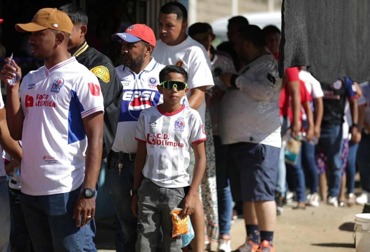 Locura por Olimpia en Danlí: nadie se quiso perder la visita del león y llegaron en familias; así respondieron los jugadores