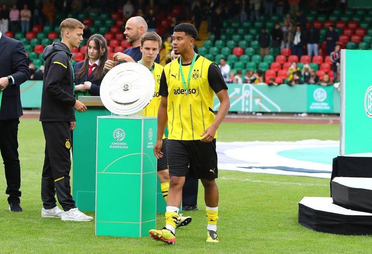 Fue capitán de Alemania: Leonardo Posadas, el futbolista del Borussia Dortmund que jugaría con Honduras