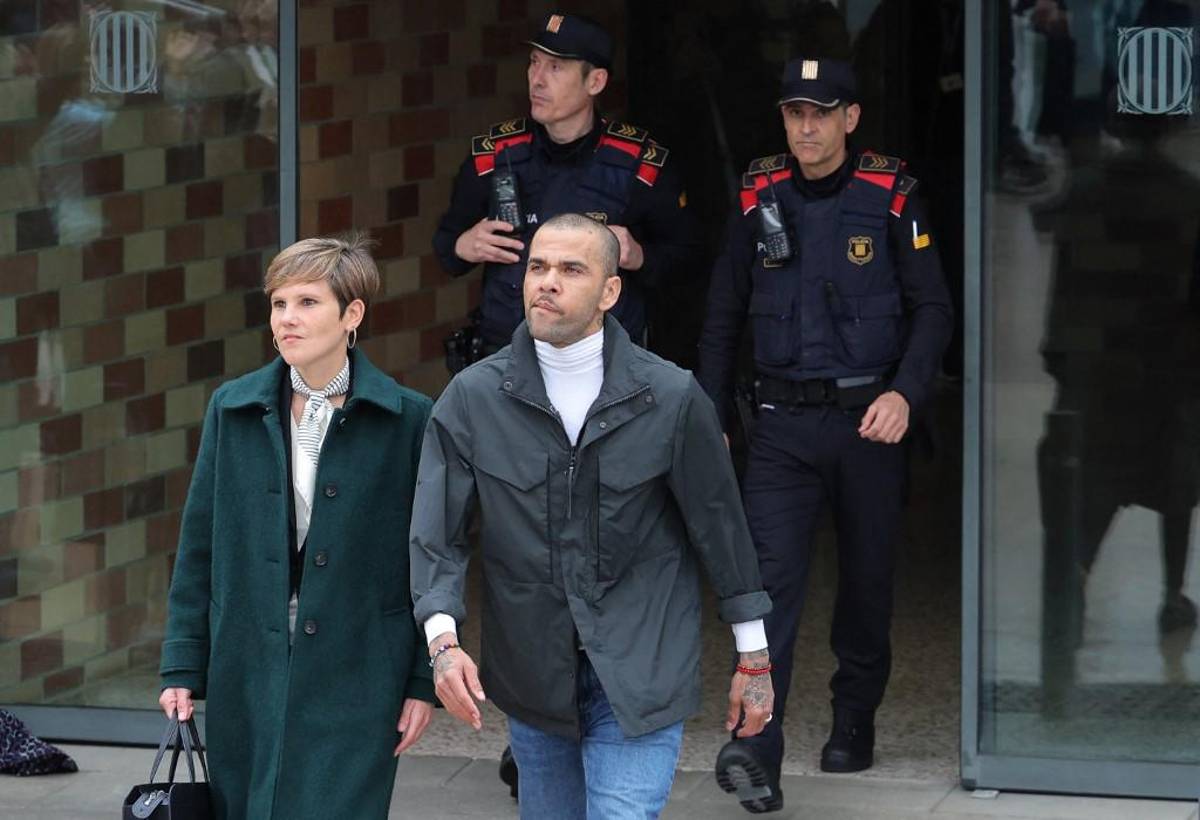 Dani Alves: ¿Memphis Depay le pagó la fianza? Toda la verdad sobre su libertad provisional en Barcelona