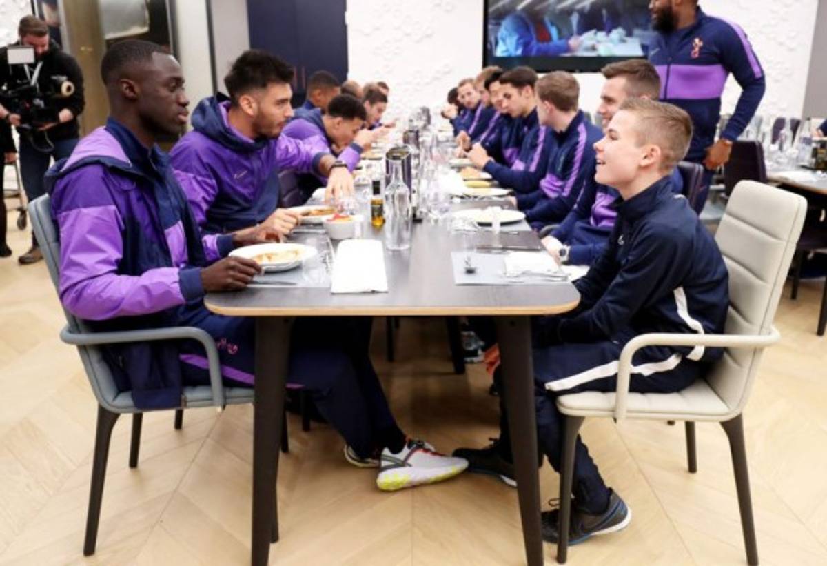 Lo invitó a comer: El detallazo de Mourinho con un recogepelotas que propició un gol