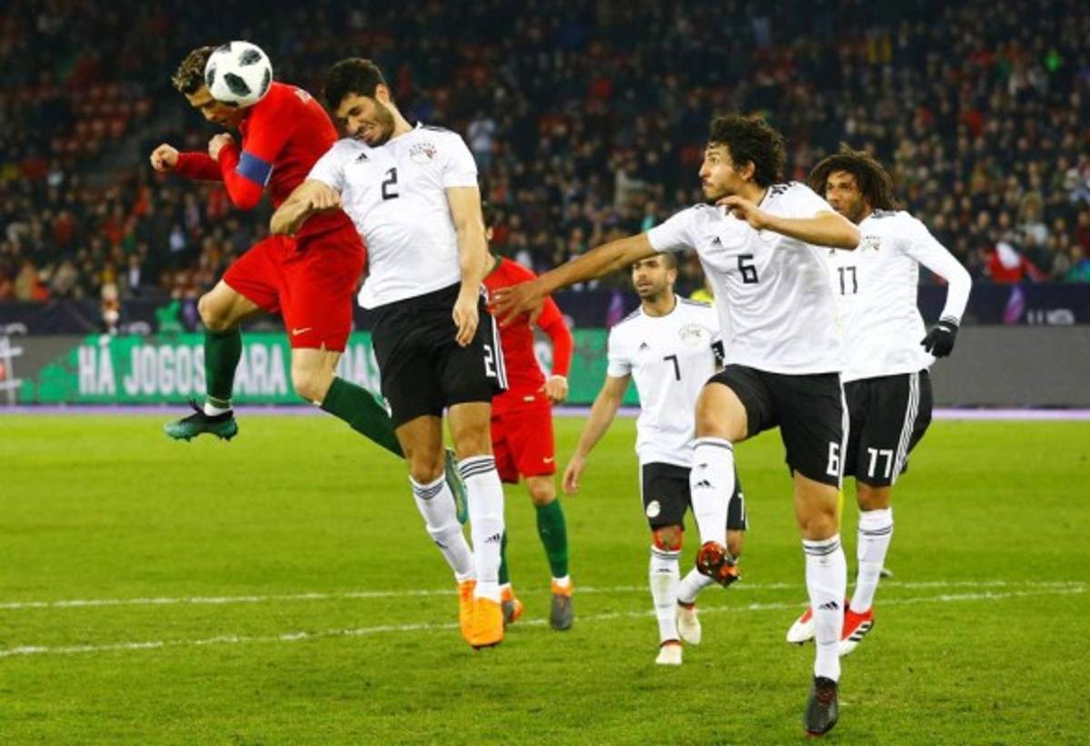 En fotos: La locura en Manchester por Messi, la celebración de Salah y el cabezazo de Cristiano