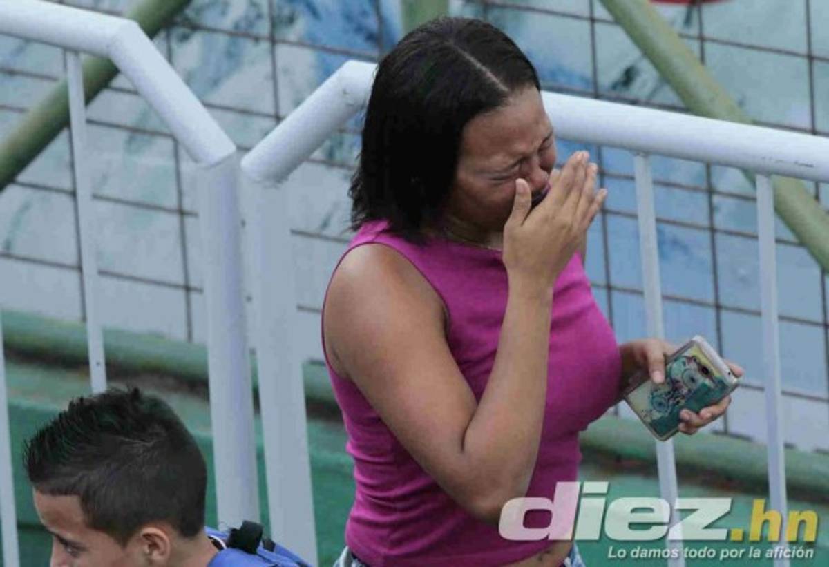 NO SE VIO: Aficionados terminan gaseados por la policía en el clásico sampedrano