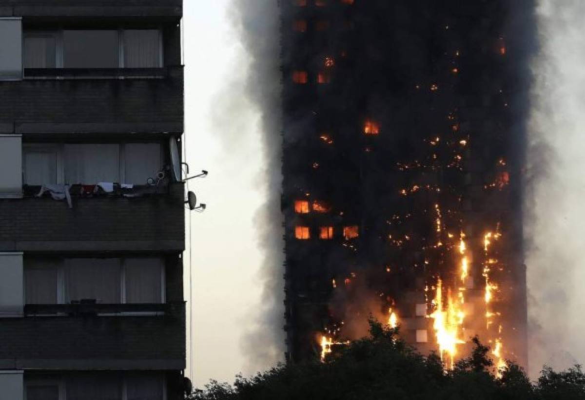Devastadoras imágenes: Lo que dejó incendio en Londres donde murieron 6 personas