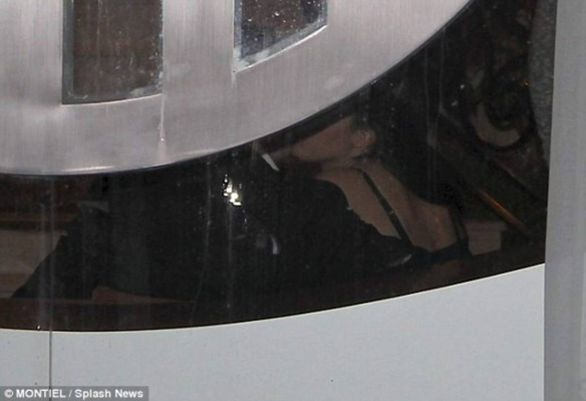 Las últimas fotografías de Cristiano con su novia ¡se la come a besos!