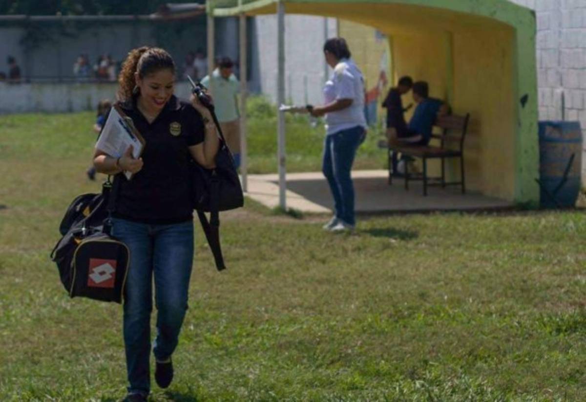 Waldina Mejía, la bella 'colocha' que celebra la 12 del Real España