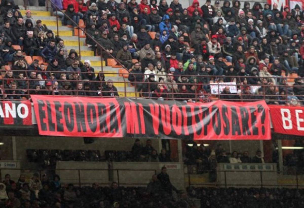 Las pancartas más insólitas y graciosas en estadios de fútbol