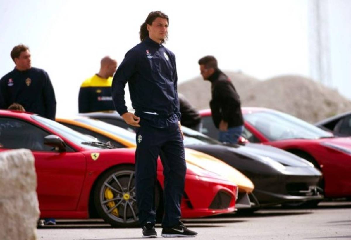 40 años y un imperio de carros: la millonaria colección de autos de Zlatan Ibrahimovic llena de Ferraris