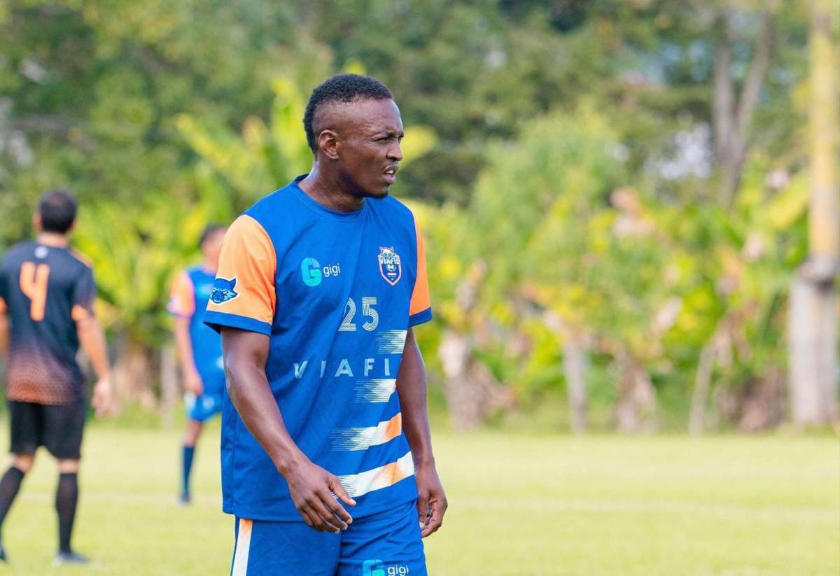 ¿Cómo lucen? Equipo burocrático ficha exseleccionados nacionales retirados y arman 11 titular de lujo