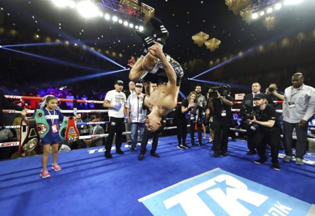 Lo que no se vio: La llegada de Teófimo López, tremendos golpes y la celebración