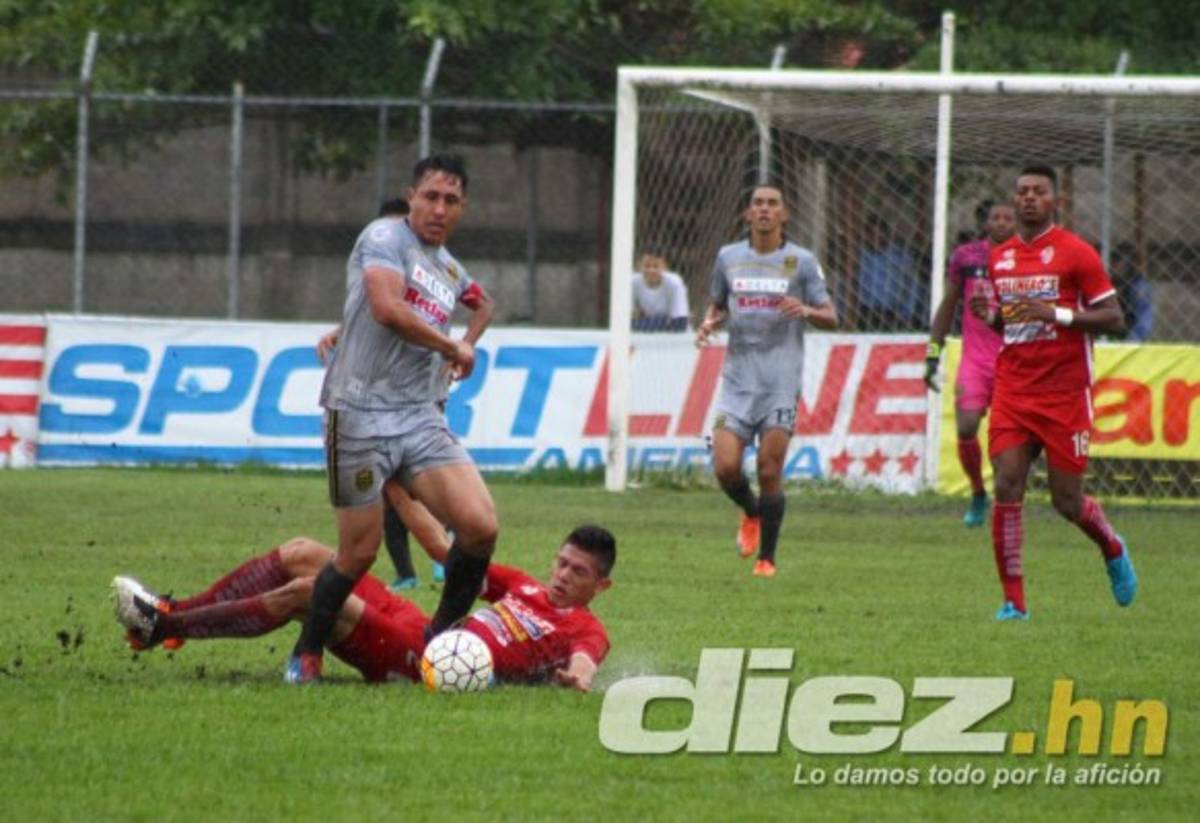 Las curiosas imágenes que dejó el Real Sociedad-Real España en Tocoa