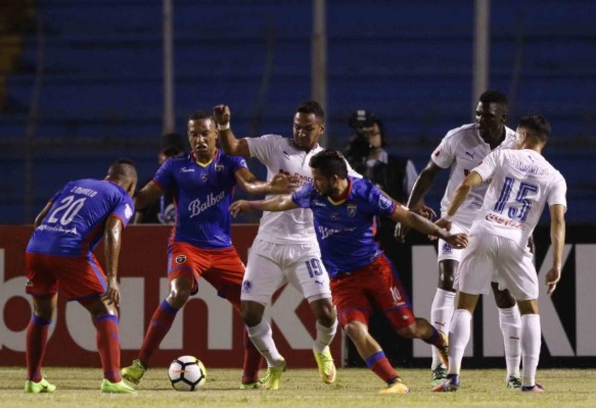 La sexy fisioterapeuta del Plaza Amador que enamoró a los hondureños