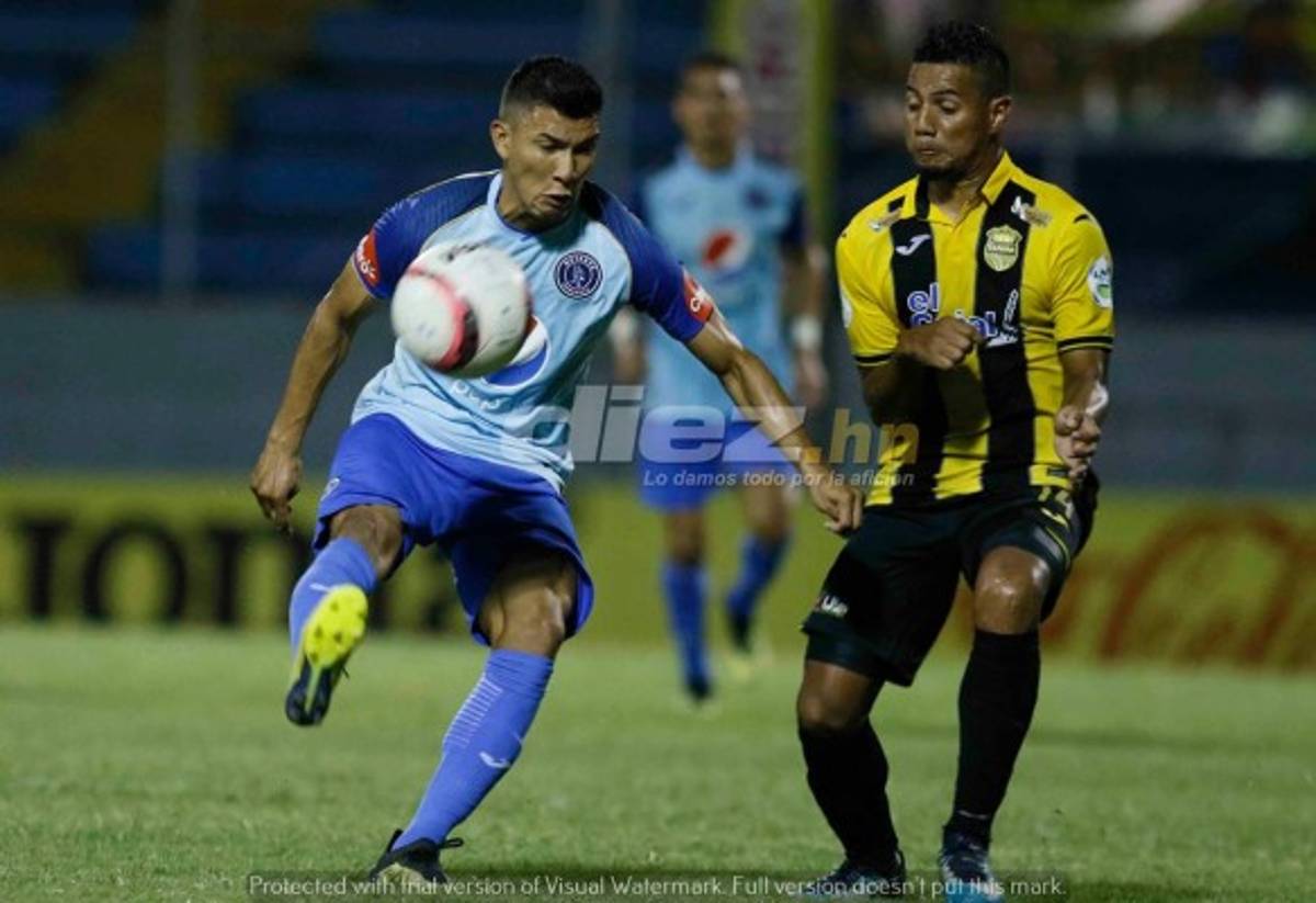 NO SE VIO: Bebé en camino, bengalas y peleas en el Real España-Motagua