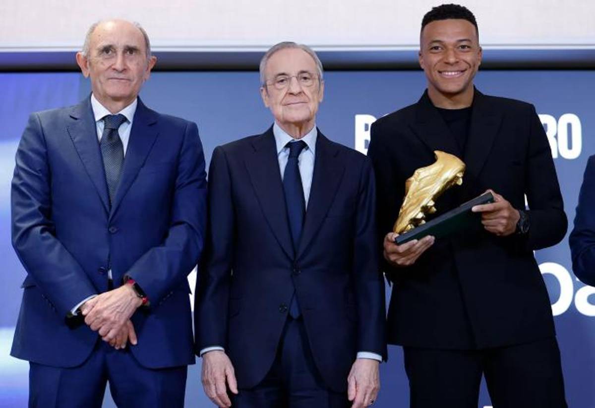 Mbappé recibió la Bota de Oro: lo que dijo tras ganar el premio, quiénes lo acompañaron y el mensaje de Sergio Ramos