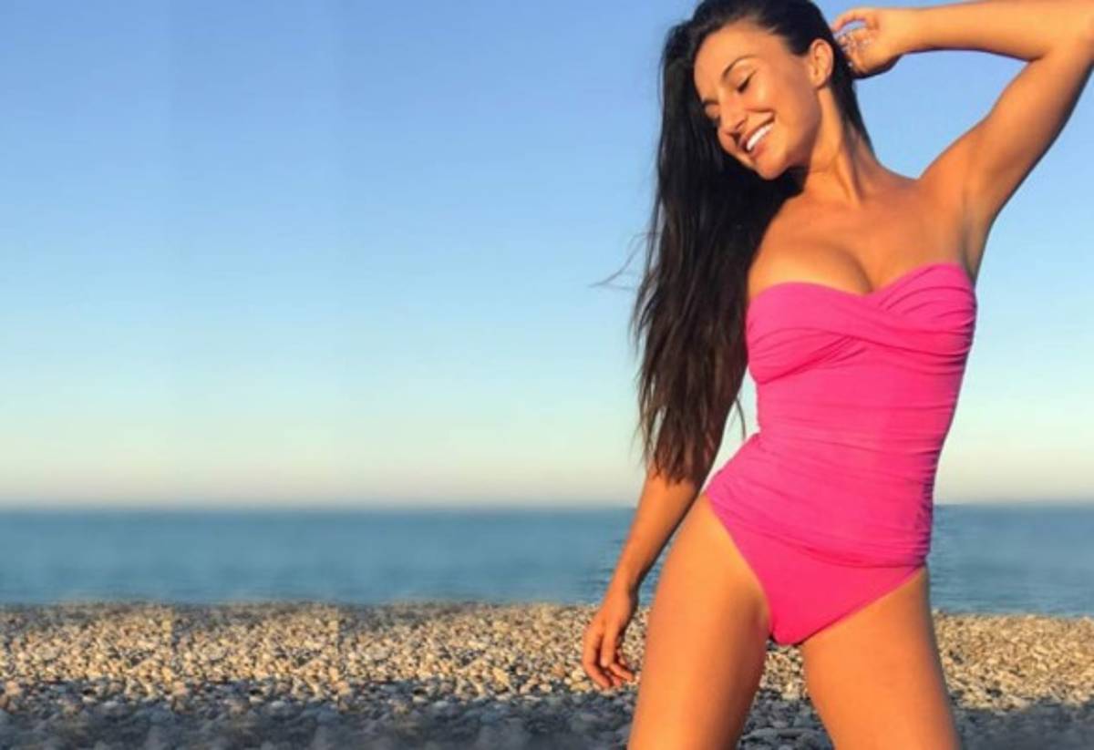 La bella Adriana Pozueco, novia de Theo Hernández, disfruta de Abu Dhabi