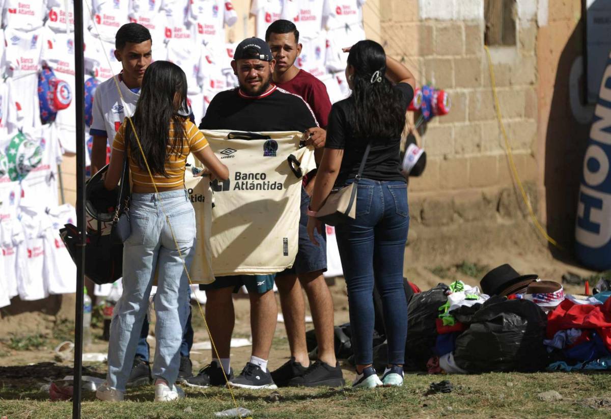 Locura por Olimpia en Danlí: nadie se quiso perder la visita del león y llegaron en familias; así respondieron los jugadores