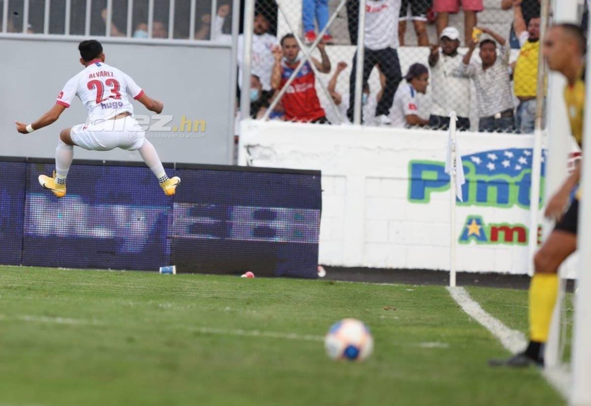 No lo viste en TV: Olimpistas le piden fotos a Buba, las leyendas llegaron a apoyar al León y la tristeza aurinegra