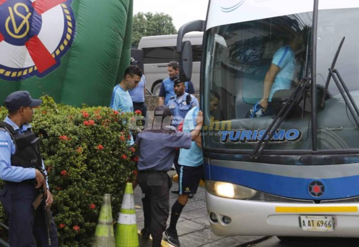 Policías, detectores antibombas, drones y seguridad privada vigilan a Australia