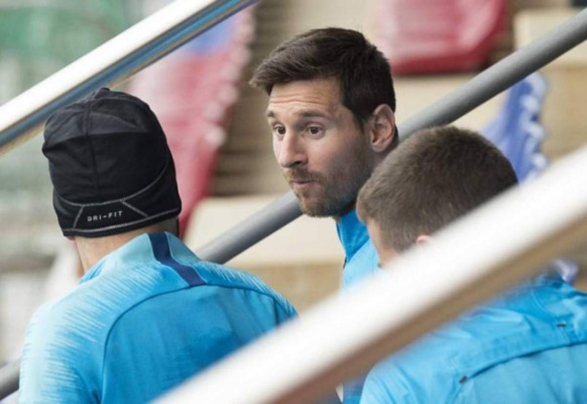 El gesto de Messi, la broma de Piqué y la soledad de Cillessen: Así fue el último entrenamiento del Barcelona
